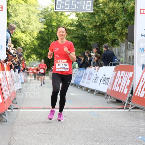 08.06.2024 - REWE Women's Run Strokosch-Dieckow http://msf.ph/oto/6245741 09.06.2024 09:55:47 Ziel 10312, 10774 meine-sportfotos.de