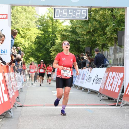 08.06.2024 - REWE Women's Run Strokosch-Dieckow http://msf.ph/oto/6245757 09.06.2024 09:55:54 Ziel 10038, 10216, 10239, 10312 meine-sportfotos.de