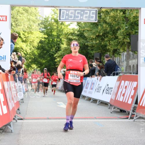 08.06.2024 - REWE Women's Run Strokosch-Dieckow http://msf.ph/oto/6245760 09.06.2024 09:55:54 Ziel 10038, 10216, 10239, 10312 meine-sportfotos.de