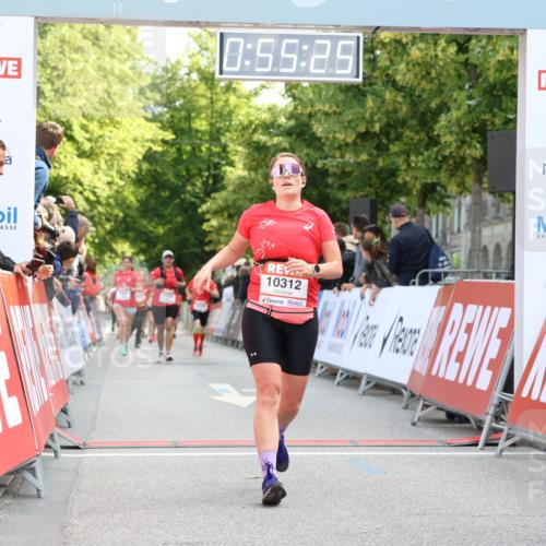 08.06.2024 - REWE Women's Run Strokosch-Dieckow http://msf.ph/oto/6245763 09.06.2024 09:55:55 Ziel 10038, 10216, 10239, 10312 meine-sportfotos.de