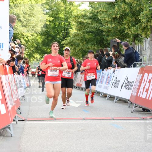 08.06.2024 - REWE Women's Run Strokosch-Dieckow http://msf.ph/oto/6245766 09.06.2024 09:55:59 Ziel 10002, 10038, 10216, 10239, 10312, 10512, 10795 meine-sportfotos.de