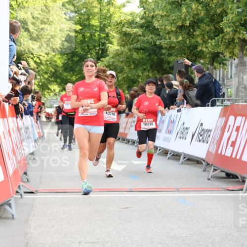 08.06.2024 - REWE Women's Run Strokosch-Dieckow http://msf.ph/oto/6245771 09.06.2024 09:56:00 Ziel 10002, 10038, 10106, 10216, 10239, 10512, 10795 meine-sportfotos.de