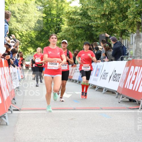 08.06.2024 - REWE Women's Run Strokosch-Dieckow http://msf.ph/oto/6245775 09.06.2024 09:56:00 Ziel 10002, 10038, 10106, 10216, 10239, 10512, 10795 meine-sportfotos.de