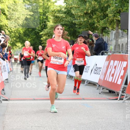 08.06.2024 - REWE Women's Run Strokosch-Dieckow http://msf.ph/oto/6245780 09.06.2024 09:56:00 Ziel 10002, 10038, 10106, 10216, 10239, 10512, 10795 meine-sportfotos.de