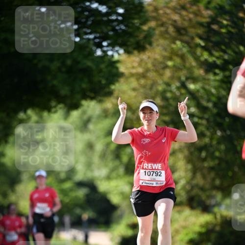 08.06.2024 - REWE Women's Run Dr. Thomas Lammeyer http://msf.ph/oto/6245803 09.06.2024 09:24:45 Laufen 10792 meine-sportfotos.de