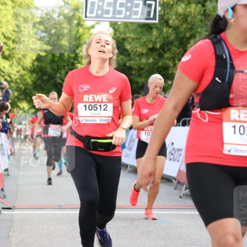 08.06.2024 - REWE Women's Run Strokosch-Dieckow http://msf.ph/oto/6245804 09.06.2024 09:56:06 Ziel 10002, 10106, 10184, 10216, 10239, 10512, 10595, 10758, 10795 meine-sportfotos.de