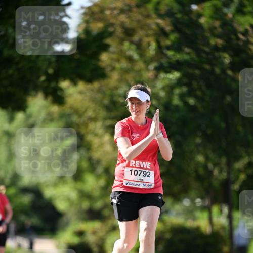 08.06.2024 - REWE Women's Run Dr. Thomas Lammeyer http://msf.ph/oto/6245809 09.06.2024 09:24:45 Laufen 10792 meine-sportfotos.de
