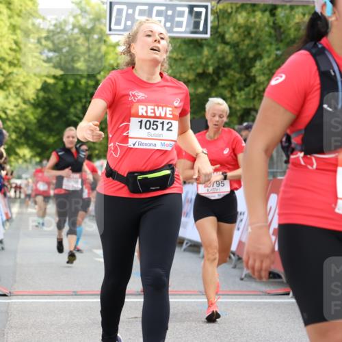 08.06.2024 - REWE Women's Run Strokosch-Dieckow http://msf.ph/oto/6245810 09.06.2024 09:56:06 Ziel 10002, 10106, 10184, 10216, 10239, 10512, 10595, 10758, 10795 meine-sportfotos.de