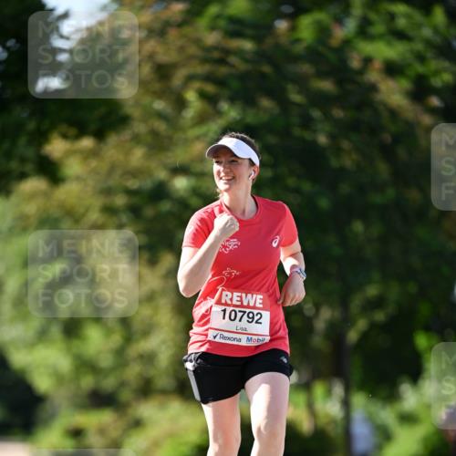08.06.2024 - REWE Women's Run Dr. Thomas Lammeyer http://msf.ph/oto/6245816 09.06.2024 09:24:46 Laufen 10792 meine-sportfotos.de