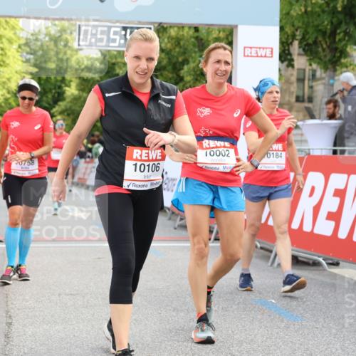08.06.2024 - REWE Women's Run Strokosch-Dieckow http://msf.ph/oto/6245819 09.06.2024 09:56:12 Ziel 10002, 10106, 10184, 10263, 10369, 10595, 10758, 10799 meine-sportfotos.de