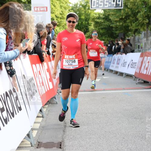 08.06.2024 - REWE Women's Run Strokosch-Dieckow http://msf.ph/oto/6245827 09.06.2024 09:56:13 Ziel 10106, 10184, 10263, 10369, 10595, 10758, 10799 meine-sportfotos.de