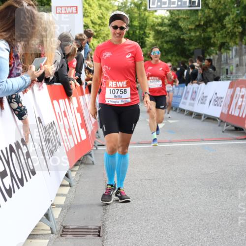 08.06.2024 - REWE Women's Run Strokosch-Dieckow http://msf.ph/oto/6245830 09.06.2024 09:56:13 Ziel 10106, 10184, 10263, 10369, 10595, 10758, 10799 meine-sportfotos.de