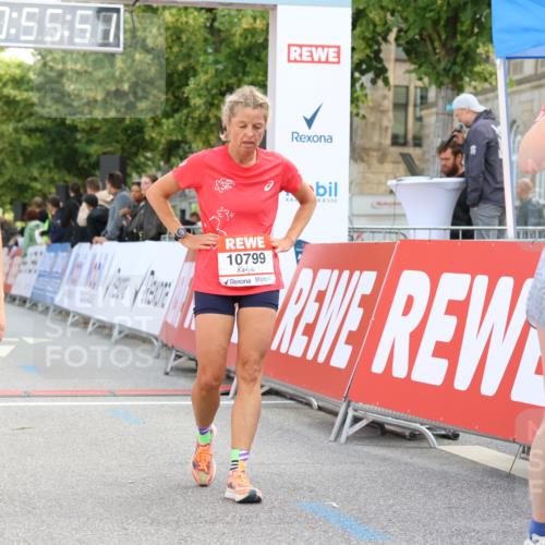 08.06.2024 - REWE Women's Run Strokosch-Dieckow http://msf.ph/oto/6245852 09.06.2024 09:56:21 Ziel 10029, 10043, 10117, 10263, 10369, 10799 meine-sportfotos.de