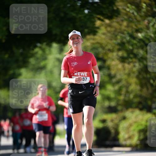 08.06.2024 - REWE Women's Run Dr. Thomas Lammeyer http://msf.ph/oto/6245856 09.06.2024 09:24:52 Laufen 87 meine-sportfotos.de