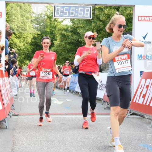08.06.2024 - REWE Women's Run Strokosch-Dieckow http://msf.ph/oto/6245887 09.06.2024 09:56:27 Ziel 10029, 10030, 10043, 10117, 10441, 10442, 10528, 10755 meine-sportfotos.de