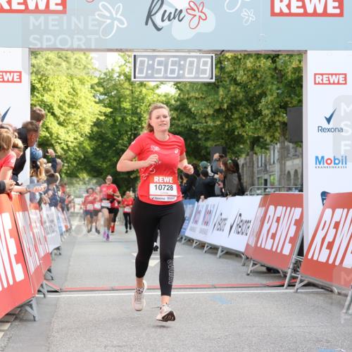 08.06.2024 - REWE Women's Run Strokosch-Dieckow http://msf.ph/oto/6245925 09.06.2024 09:56:38 Ziel 10283, 10373, 10441, 10601, 10728, 10744 meine-sportfotos.de