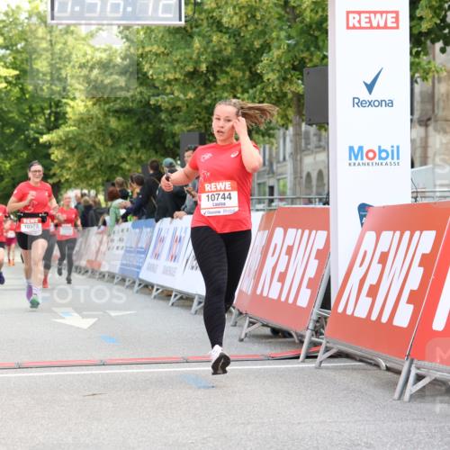 08.06.2024 - REWE Women's Run Strokosch-Dieckow http://msf.ph/oto/6245944 09.06.2024 09:56:41 Ziel 10283, 10354, 10373, 10601, 10715, 10728, 10744 meine-sportfotos.de