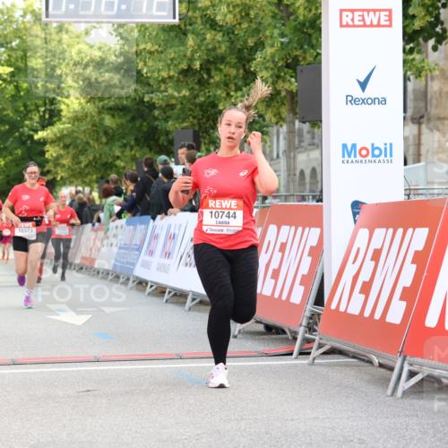 08.06.2024 - REWE Women's Run Strokosch-Dieckow http://msf.ph/oto/6245947 09.06.2024 09:56:41 Ziel 10283, 10354, 10373, 10601, 10715, 10728, 10744 meine-sportfotos.de