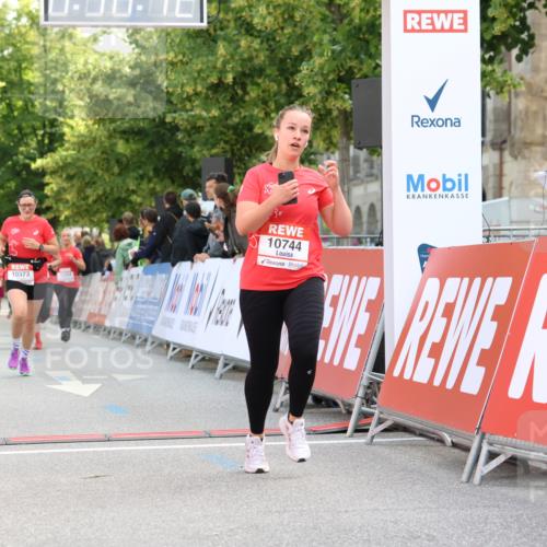 08.06.2024 - REWE Women's Run Strokosch-Dieckow http://msf.ph/oto/6245949 09.06.2024 09:56:41 Ziel 10283, 10354, 10373, 10601, 10715, 10728, 10744 meine-sportfotos.de