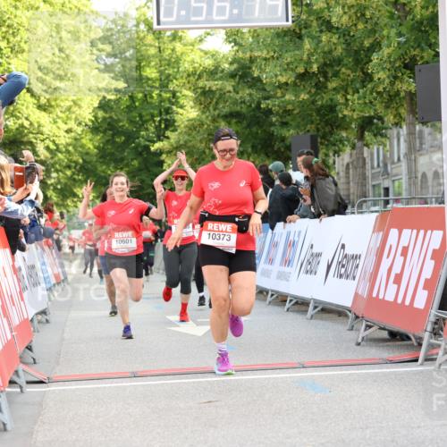 08.06.2024 - REWE Women's Run Strokosch-Dieckow http://msf.ph/oto/6245975 09.06.2024 09:56:44 Ziel 10283, 10354, 10373, 10601, 10715, 10744 meine-sportfotos.de
