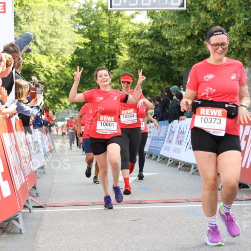08.06.2024 - REWE Women's Run Strokosch-Dieckow http://msf.ph/oto/6245987 09.06.2024 09:56:45 Ziel 10283, 10347, 10354, 10373, 10601, 10715, 10744 meine-sportfotos.de