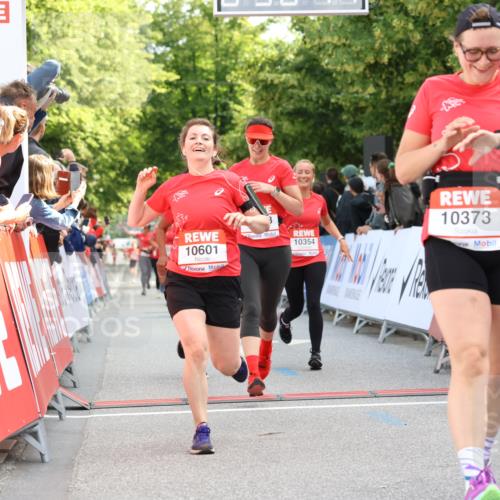 08.06.2024 - REWE Women's Run Strokosch-Dieckow http://msf.ph/oto/6246001 09.06.2024 09:56:46 Ziel 10283, 10347, 10354, 10373, 10601, 10715, 10744 meine-sportfotos.de