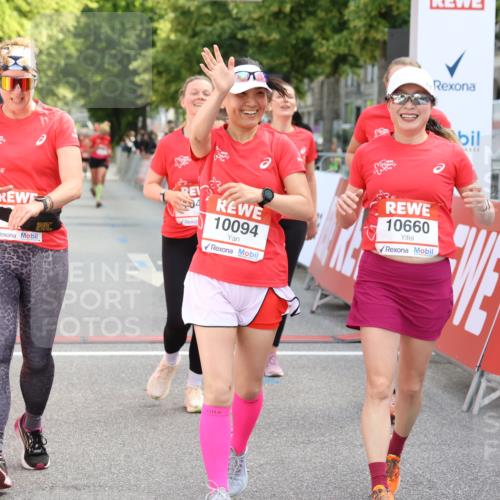 08.06.2024 - REWE Women's Run Strokosch-Dieckow http://msf.ph/oto/6246019 09.06.2024 09:56:59 Ziel 10094, 10126, 10261, 10309, 10329, 10332, 10465, 10565, 10603, 10660 meine-sportfotos.de