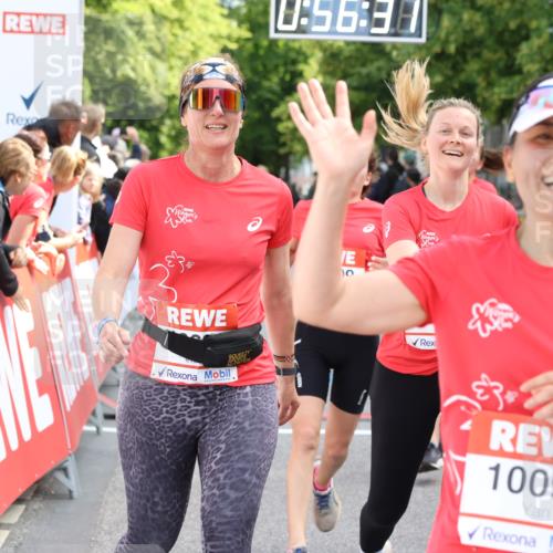 08.06.2024 - REWE Women's Run Strokosch-Dieckow http://msf.ph/oto/6246035 09.06.2024 09:57:00 Ziel 10094, 10126, 10261, 10309, 10329, 10332, 10465, 10565, 10603, 10652, 10660 meine-sportfotos.de
