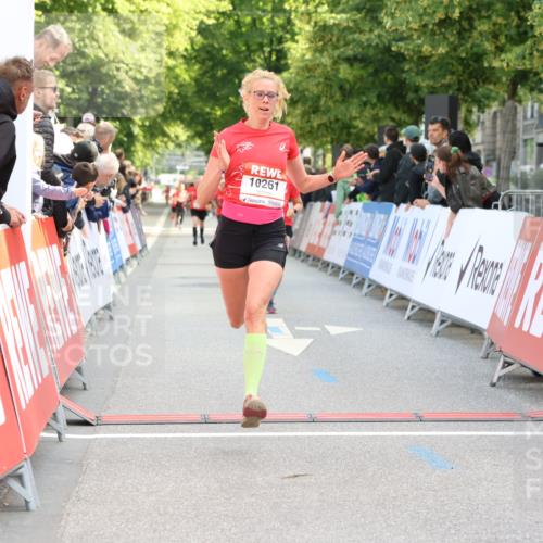 08.06.2024 - REWE Women's Run Strokosch-Dieckow http://msf.ph/oto/6246046 09.06.2024 09:57:05 Ziel 10261, 10329, 10547, 10652 meine-sportfotos.de