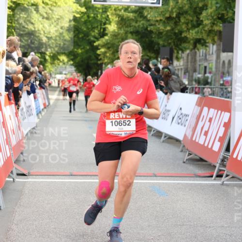 08.06.2024 - REWE Women's Run Strokosch-Dieckow http://msf.ph/oto/6246069 09.06.2024 09:57:10 Ziel 10261, 10500, 10547, 10652 meine-sportfotos.de