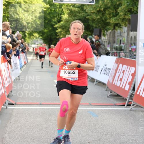 08.06.2024 - REWE Women's Run Strokosch-Dieckow http://msf.ph/oto/6246072 09.06.2024 09:57:10 Ziel 10261, 10500, 10547, 10652 meine-sportfotos.de