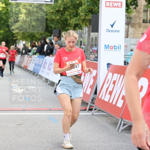 08.06.2024 - REWE Women's Run Strokosch-Dieckow http://msf.ph/oto/6246078 09.06.2024 09:57:12 Ziel 10479, 10500, 10547, 10652 meine-sportfotos.de