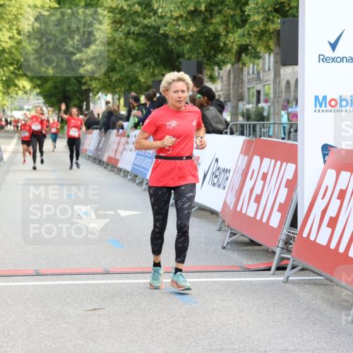 08.06.2024 - REWE Women's Run Strokosch-Dieckow http://msf.ph/oto/6246116 09.06.2024 09:57:19 Ziel 10479, 10500, 10562, 10618 meine-sportfotos.de