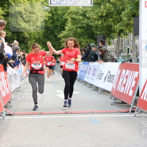 08.06.2024 - REWE Women's Run Strokosch-Dieckow http://msf.ph/oto/6246129 09.06.2024 09:57:26 Ziel 10052, 10101, 10133, 10310, 10562, 10618 meine-sportfotos.de