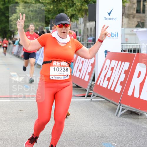 08.06.2024 - REWE Women's Run Strokosch-Dieckow http://msf.ph/oto/6246193 09.06.2024 09:57:40 Ziel 10128, 10238, 10351, 10740, 10757, 10770, 10794 meine-sportfotos.de