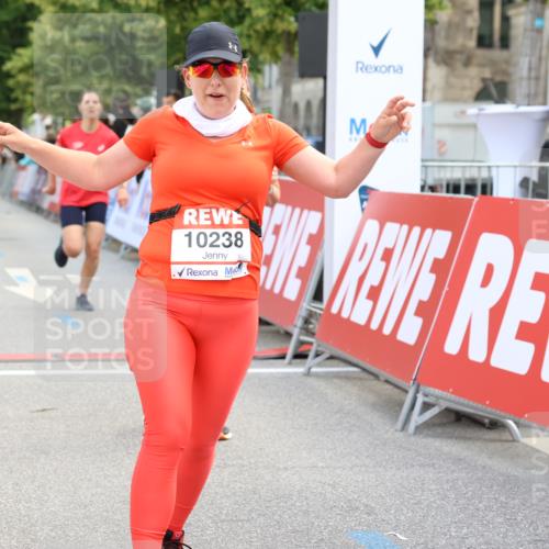 08.06.2024 - REWE Women's Run Strokosch-Dieckow http://msf.ph/oto/6246195 09.06.2024 09:57:40 Ziel 10128, 10238, 10351, 10740, 10757, 10770, 10794 meine-sportfotos.de