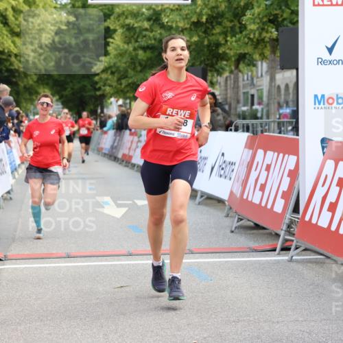 08.06.2024 - REWE Women's Run Strokosch-Dieckow http://msf.ph/oto/6246204 09.06.2024 09:57:42 Ziel 10128, 10238, 10351, 10413, 10455, 10770, 10794 meine-sportfotos.de