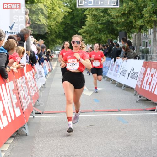 08.06.2024 - REWE Women's Run Strokosch-Dieckow http://msf.ph/oto/6246231 09.06.2024 09:57:48 Ziel 10351, 10413, 10455, 10624, 10693, 10794 meine-sportfotos.de