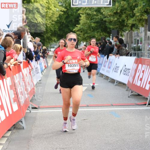 08.06.2024 - REWE Women's Run Strokosch-Dieckow http://msf.ph/oto/6246237 09.06.2024 09:57:49 Ziel 10351, 10413, 10455, 10624, 10693, 10794 meine-sportfotos.de