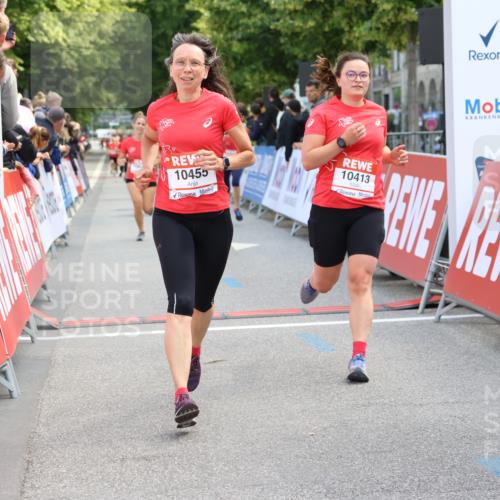 08.06.2024 - REWE Women's Run Strokosch-Dieckow http://msf.ph/oto/6246259 09.06.2024 09:57:51 Ziel 10351, 10413, 10455, 10624, 10693 meine-sportfotos.de