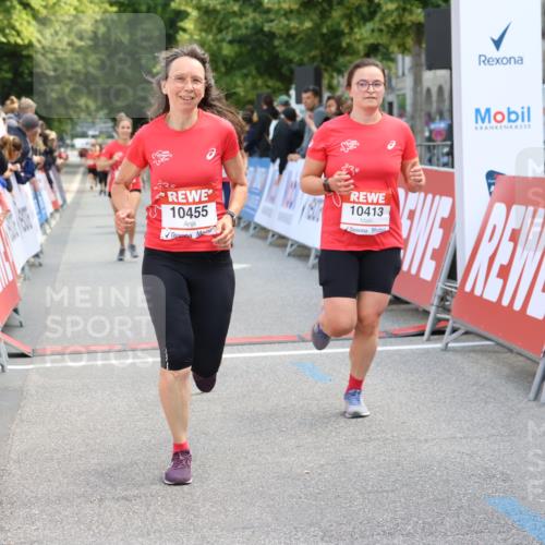 08.06.2024 - REWE Women's Run Strokosch-Dieckow http://msf.ph/oto/6246263 09.06.2024 09:57:51 Ziel 10351, 10413, 10455, 10624, 10693 meine-sportfotos.de