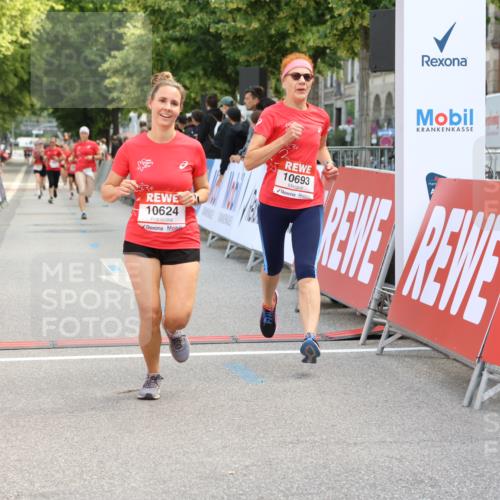 08.06.2024 - REWE Women's Run Strokosch-Dieckow http://msf.ph/oto/6246290 09.06.2024 09:57:54 Ziel 10413, 10455, 10558, 10624, 10693 meine-sportfotos.de