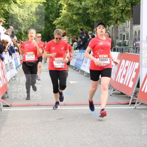 08.06.2024 - REWE Women's Run Strokosch-Dieckow http://msf.ph/oto/6246332 09.06.2024 09:58:06 Ziel 10053, 10210, 10288, 10350, 10558, 10576, 10668, 10713, 10788 meine-sportfotos.de