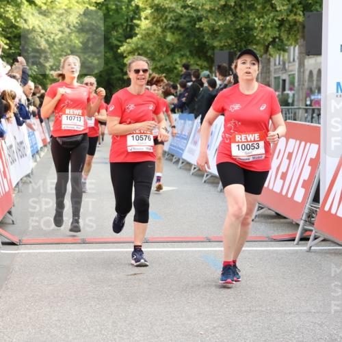 08.06.2024 - REWE Women's Run Strokosch-Dieckow http://msf.ph/oto/6246338 09.06.2024 09:58:06 Ziel 10053, 10210, 10288, 10350, 10558, 10576, 10668, 10713, 10788 meine-sportfotos.de
