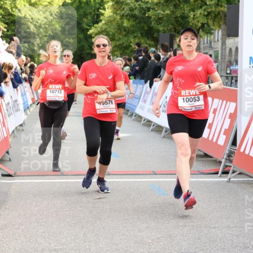 08.06.2024 - REWE Women's Run Strokosch-Dieckow http://msf.ph/oto/6246341 09.06.2024 09:58:06 Ziel 10053, 10210, 10288, 10350, 10558, 10576, 10668, 10713, 10788 meine-sportfotos.de