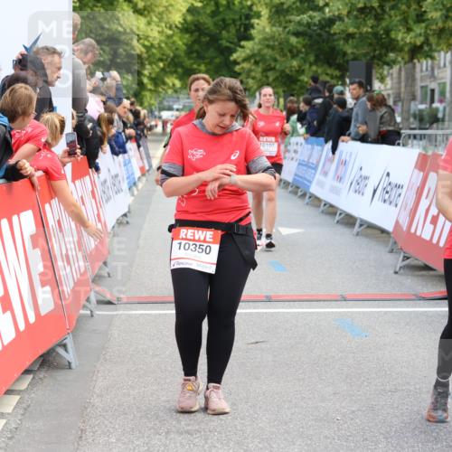 08.06.2024 - REWE Women's Run Strokosch-Dieckow http://msf.ph/oto/6246352 09.06.2024 09:58:15 Ziel 10013, 10107, 10175, 10350, 10668 meine-sportfotos.de