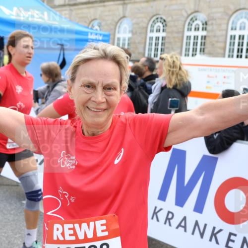 08.06.2024 - REWE Women's Run Strokosch-Dieckow http://msf.ph/oto/6246355 09.06.2024 09:58:19 Ziel 10013, 10107, 10171, 10175, 10422, 10499 meine-sportfotos.de