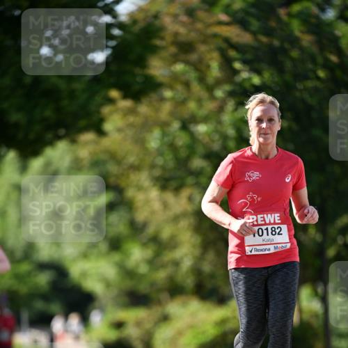 08.06.2024 - REWE Women's Run Dr. Thomas Lammeyer http://msf.ph/oto/6246380 09.06.2024 09:26:05 Laufen 0182 meine-sportfotos.de