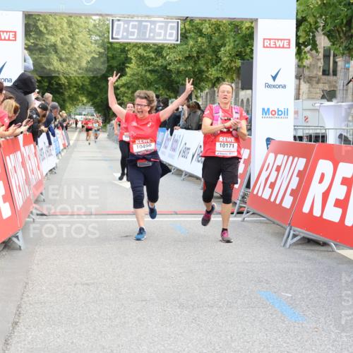 08.06.2024 - REWE Women's Run Strokosch-Dieckow http://msf.ph/oto/6246381 09.06.2024 09:58:25 Ziel 10171, 10175, 10422, 10499 meine-sportfotos.de