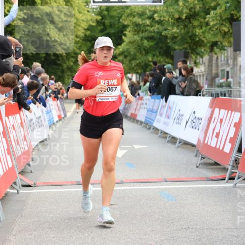 08.06.2024 - REWE Women's Run Strokosch-Dieckow http://msf.ph/oto/6246420 09.06.2024 09:58:37 Ziel 10067, 10295, 10365, 10762 meine-sportfotos.de